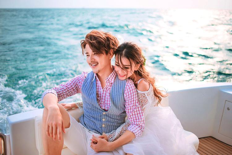 北海婚纱照豪华游艇套餐仅4999元，浪漫启航！